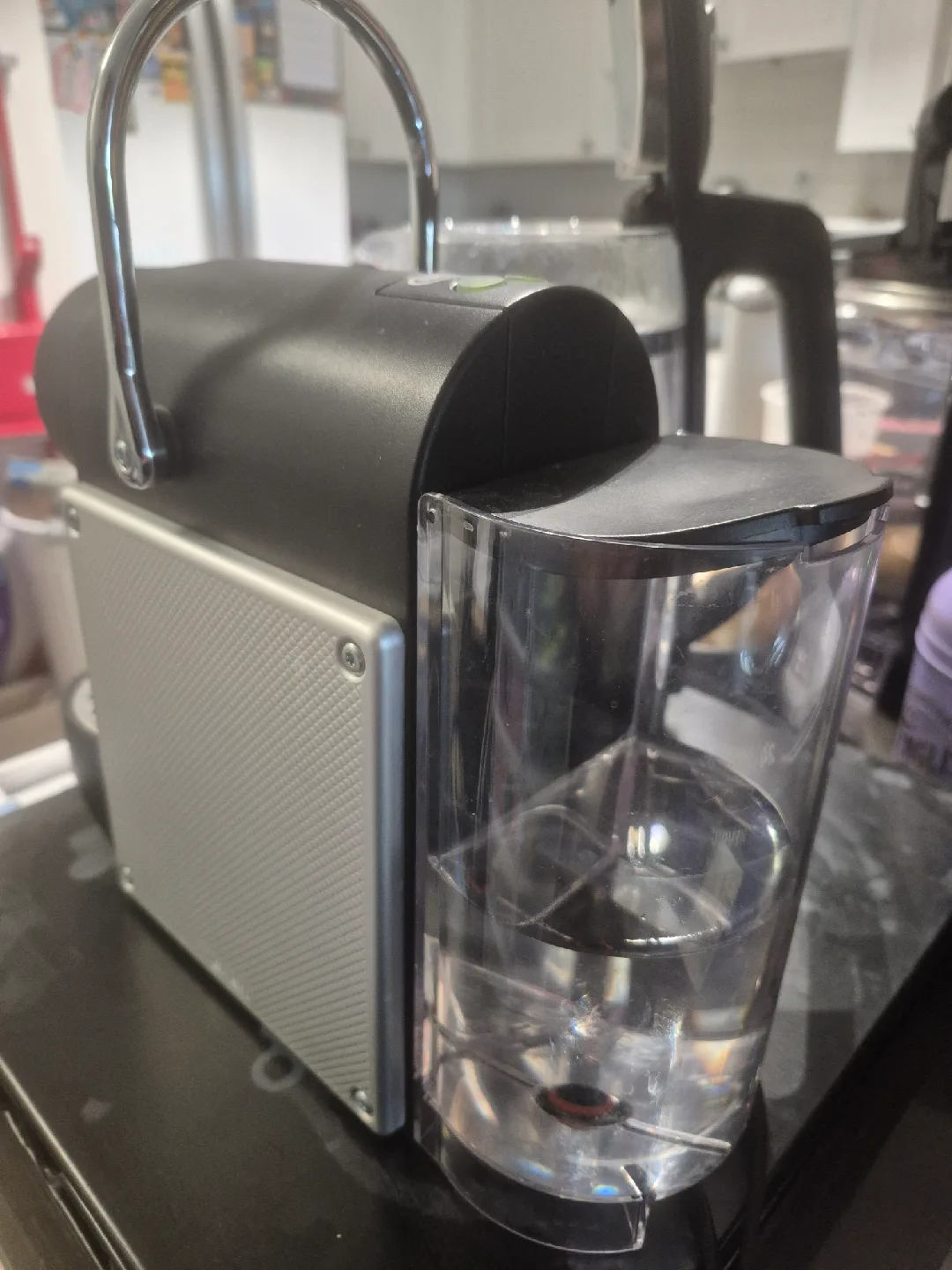 DeLonghi Nespresso Essenza Mini Coffee Machine image indicator(5)