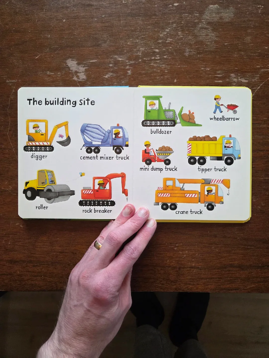 Big Selection of NEW Kids Books from Usborne! image indicator(9)