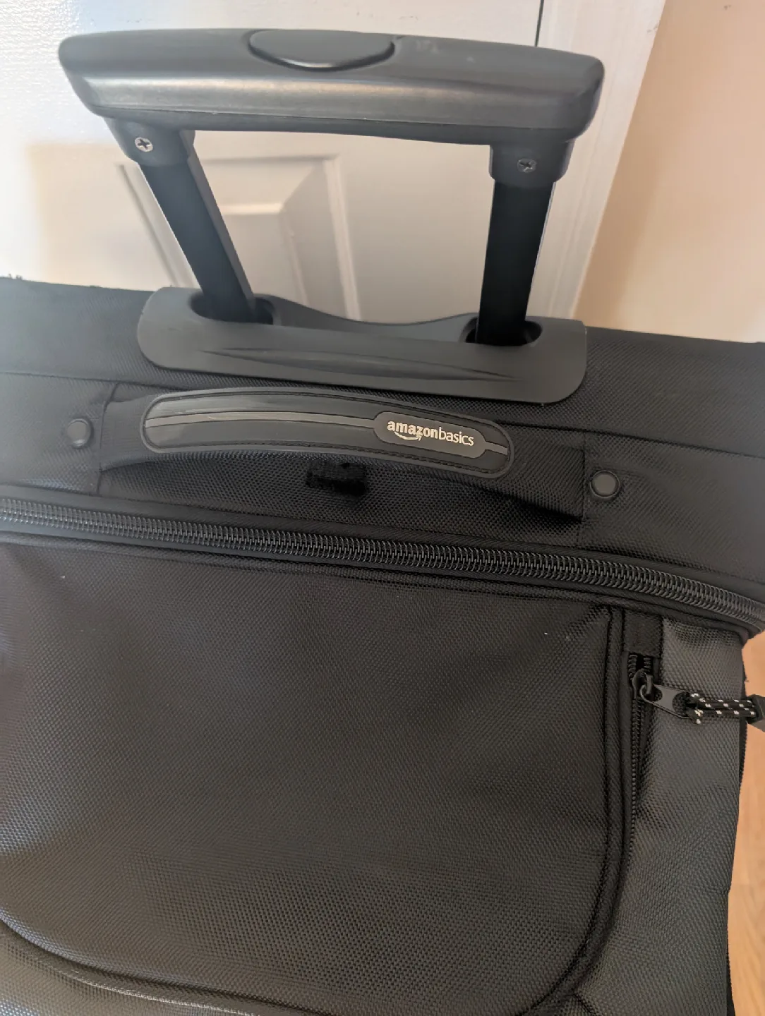 AmazonBasics Rolling Duffel Bag - Blue/Black image indicator(4)