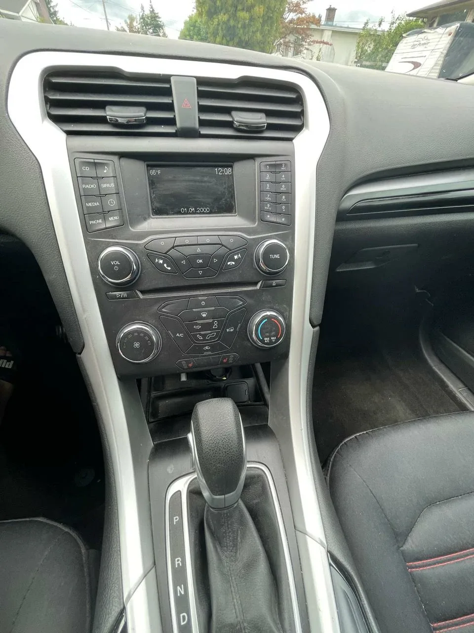 2015 White Ford Fusion Sedan image indicator(9)