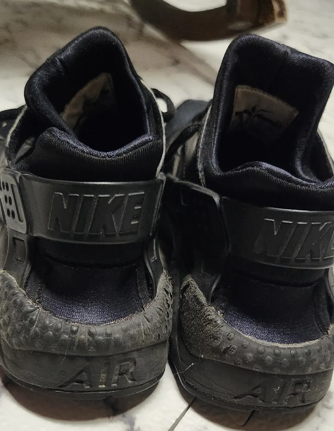 Nike Air Huarache Black - Size 8 image indicator(2)