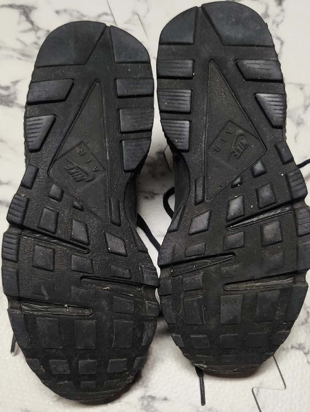 Nike Air Huarache Black - Size 8 image indicator(3)