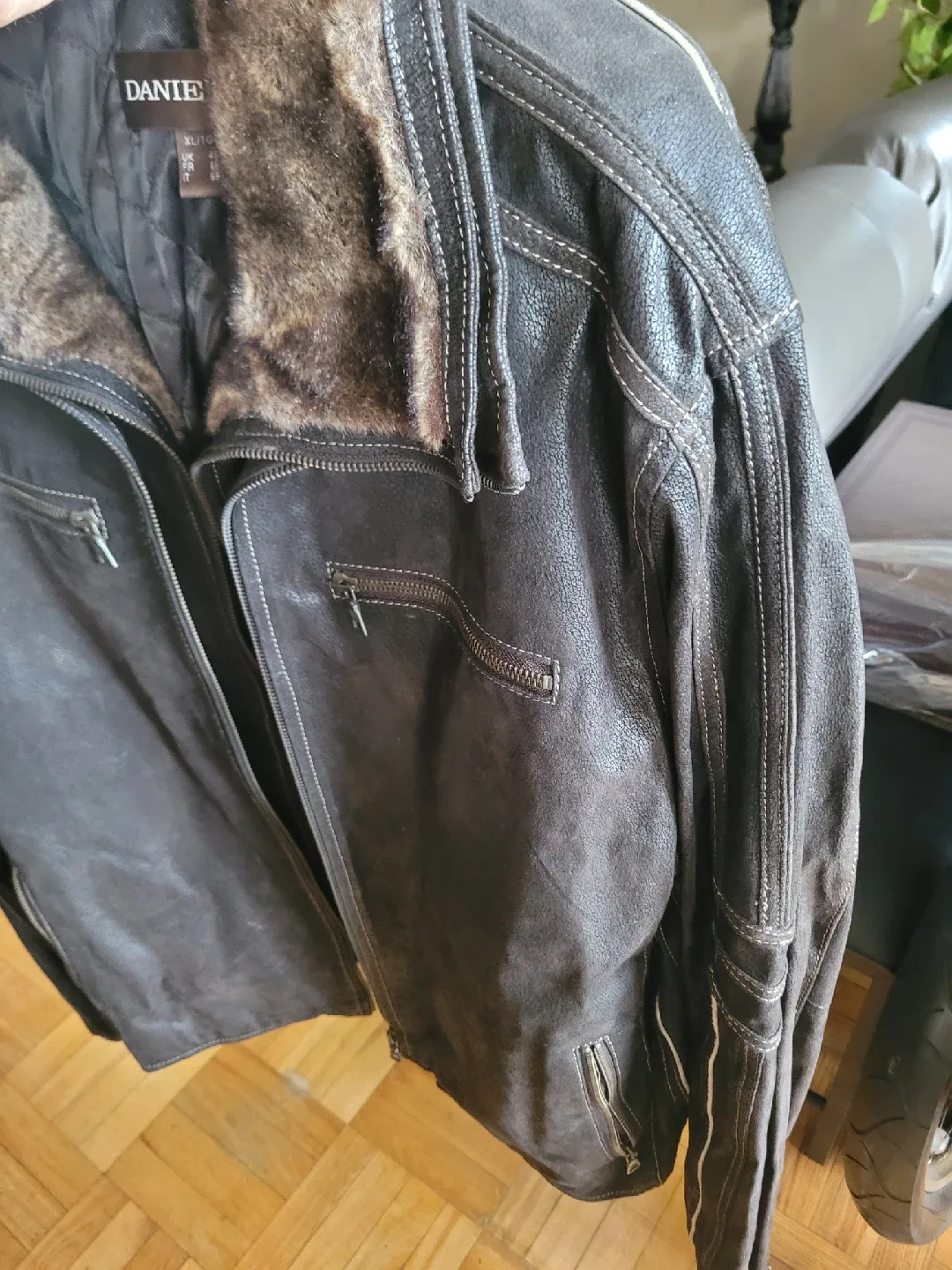 Danier Leather Jacket XL image indicator(10)
