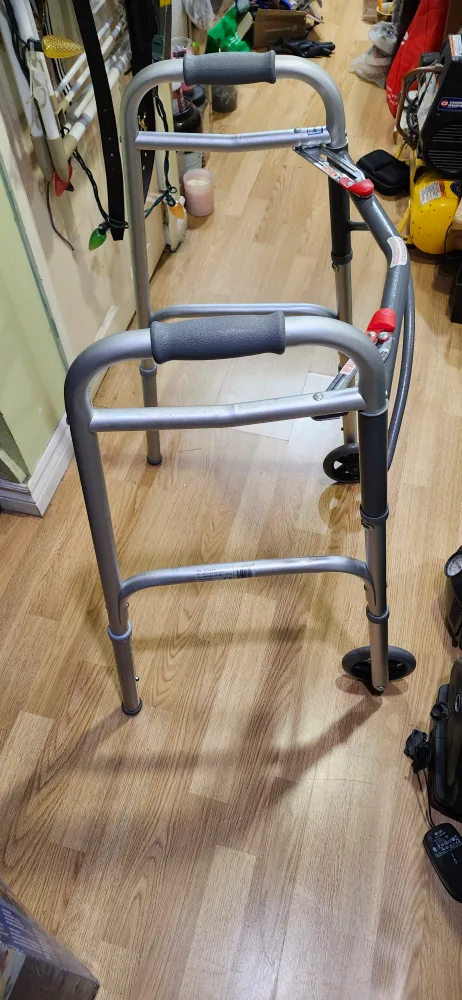 Used excellent working condition Rolling Walker image indicator(2)