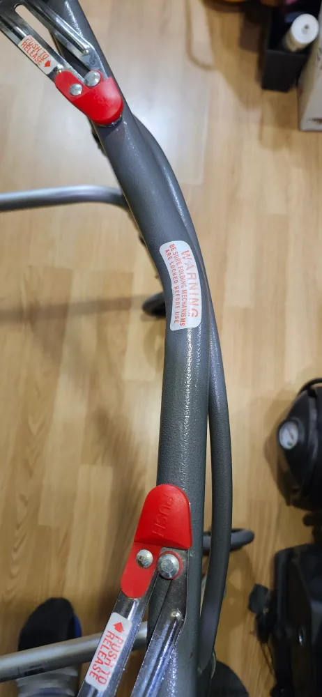 Used excellent working condition Rolling Walker image indicator(3)