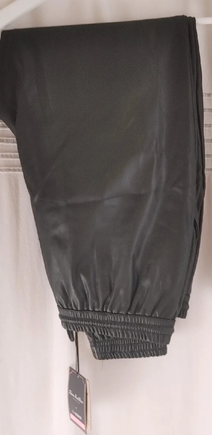 Ci Sono Black Vegan Leather Pants - Size XL image indicator(2)