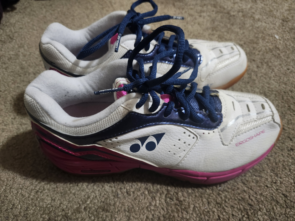 Yonex Power Cushion Women's Badminton Shoes - US 6