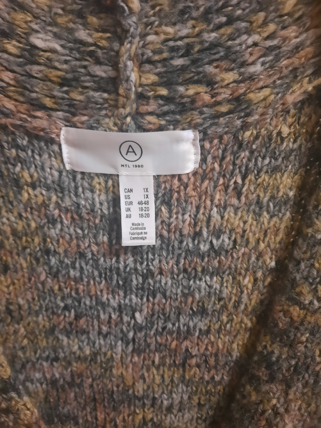Cardigan sweater pick up in st.albert - photo 4