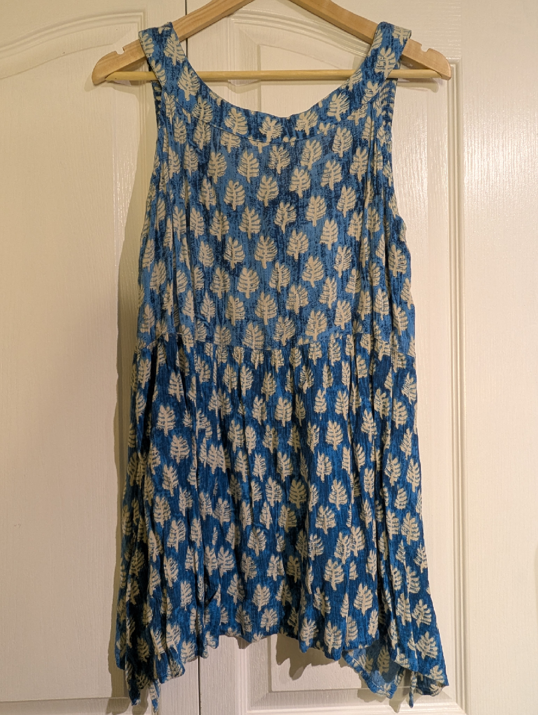 Papa Sleeveless Top - Size Medium - photo 2