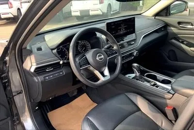 2024 Nissan Altima Platinum image indicator(4)