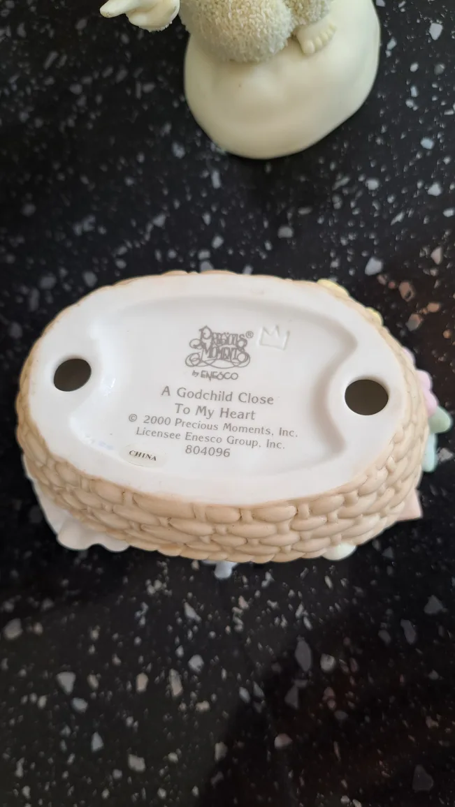 Sweet Baby Dreams and Precious moments Figurines image indicator(5)