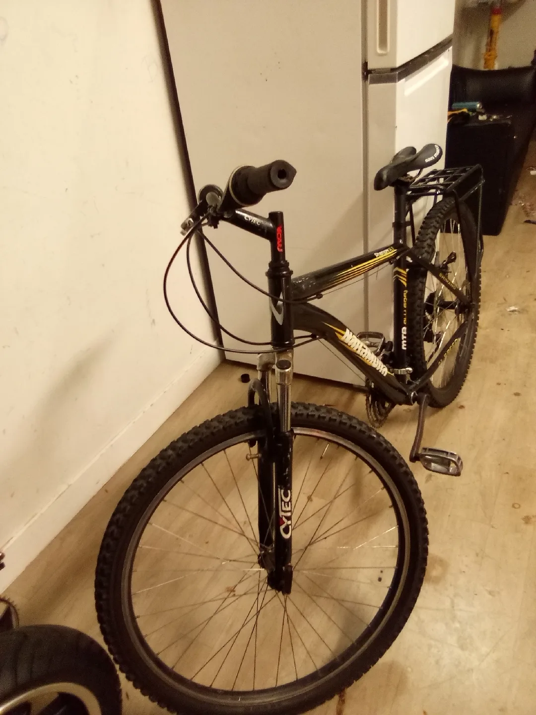 Nakamura Phenom 4.1 Mountain Bike - 21 Speed image indicator(3)