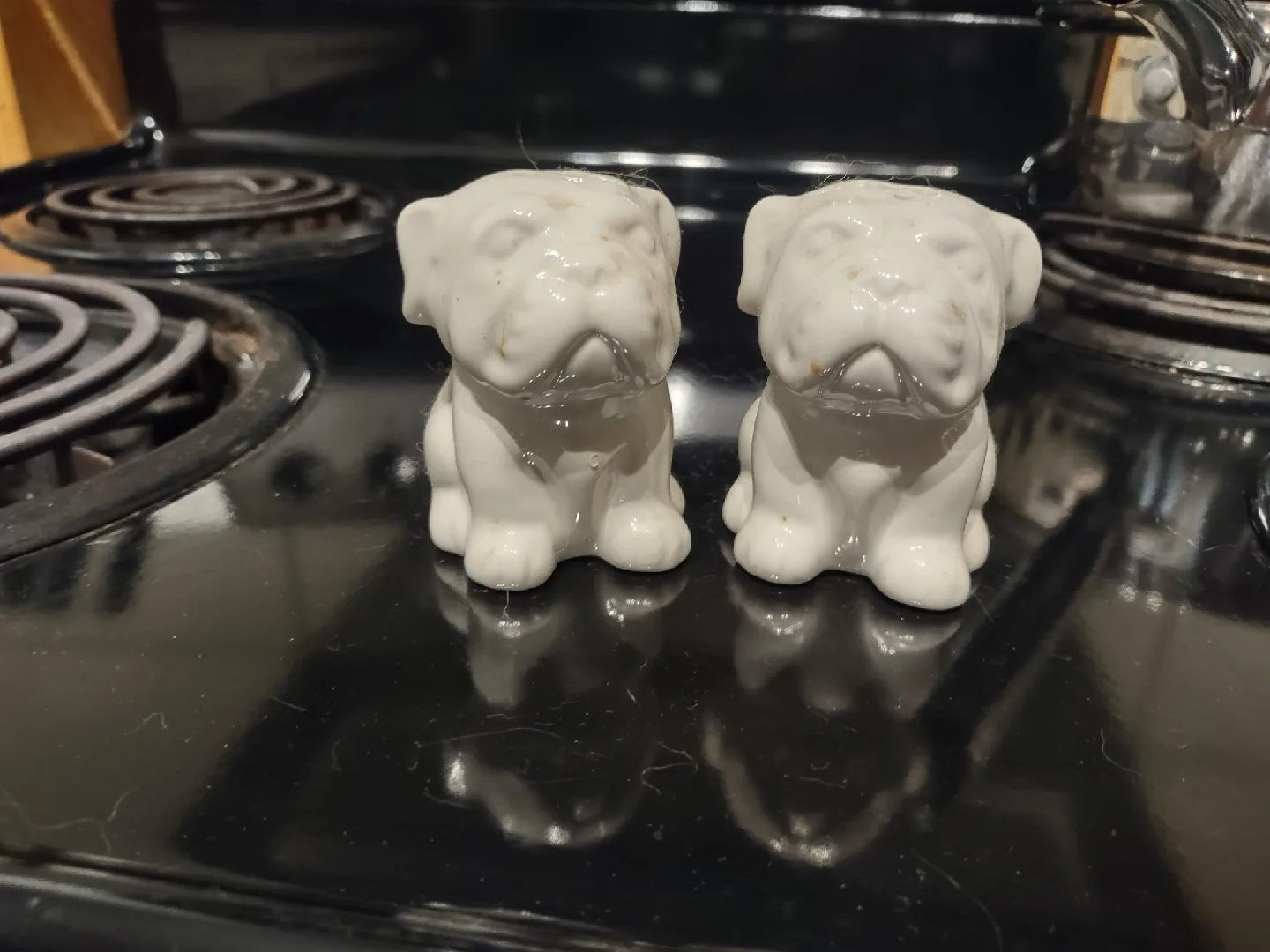 Dog Salt & Pepper Shakers image indicator(2)