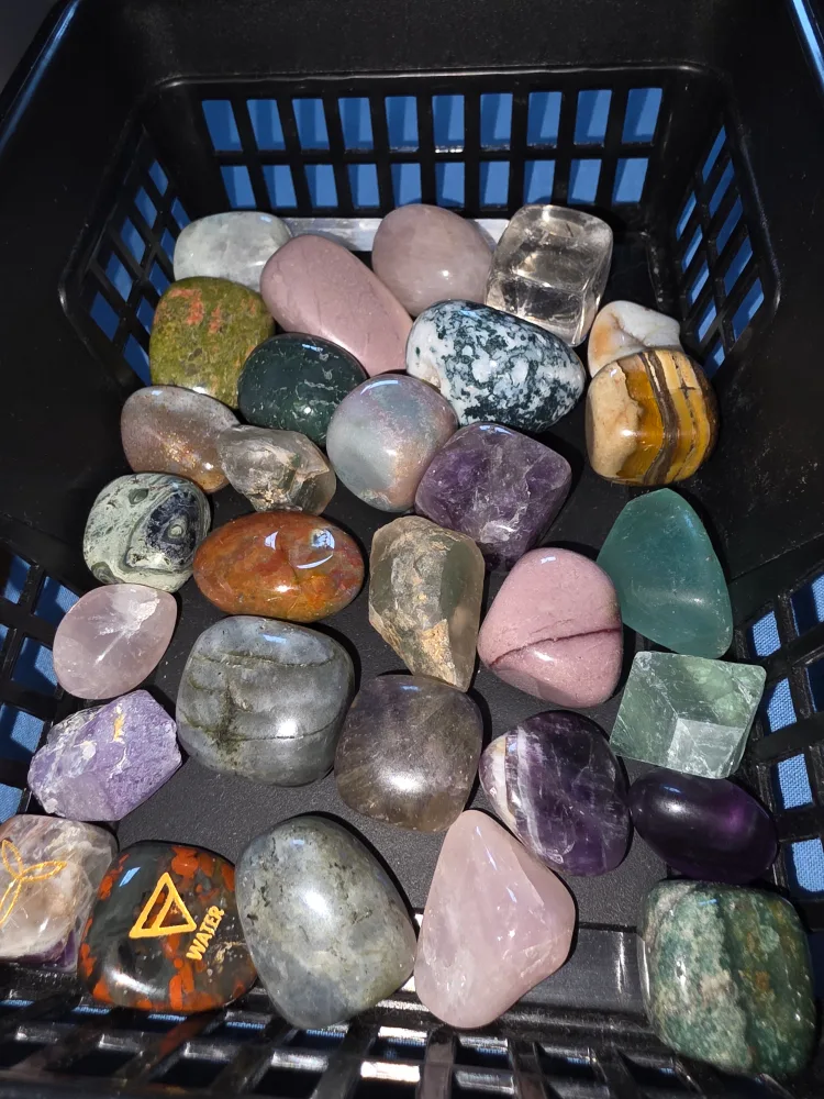 Tumbled crystal Collection thumbnail