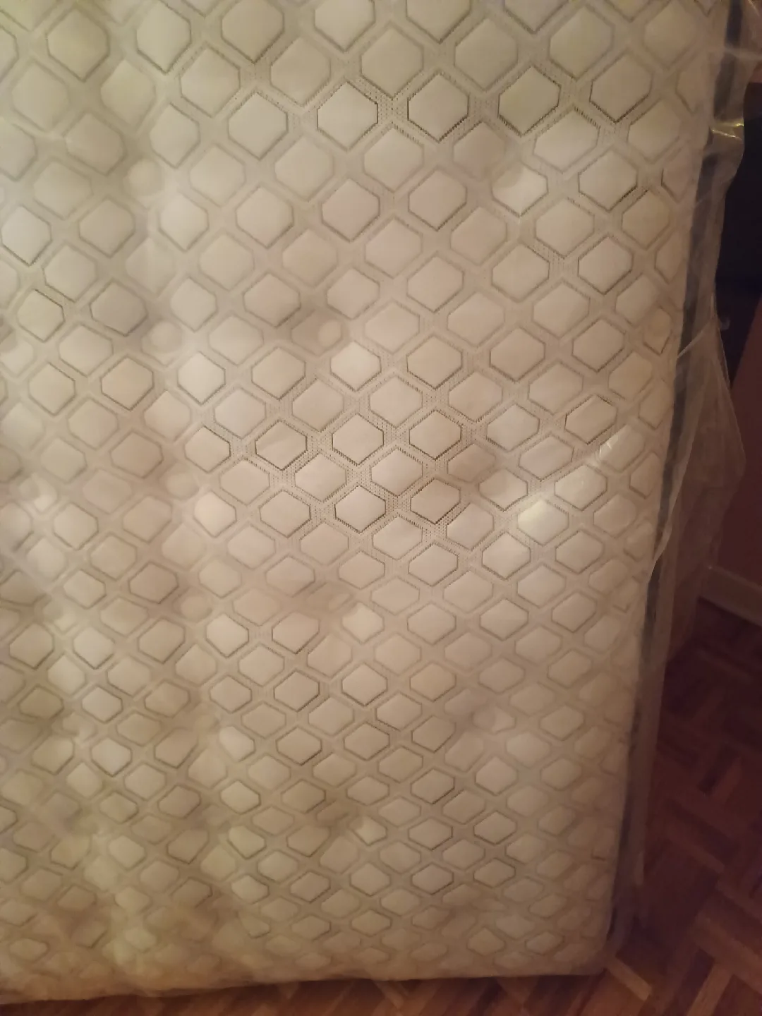 New Queen size Mattress image indicator(2)