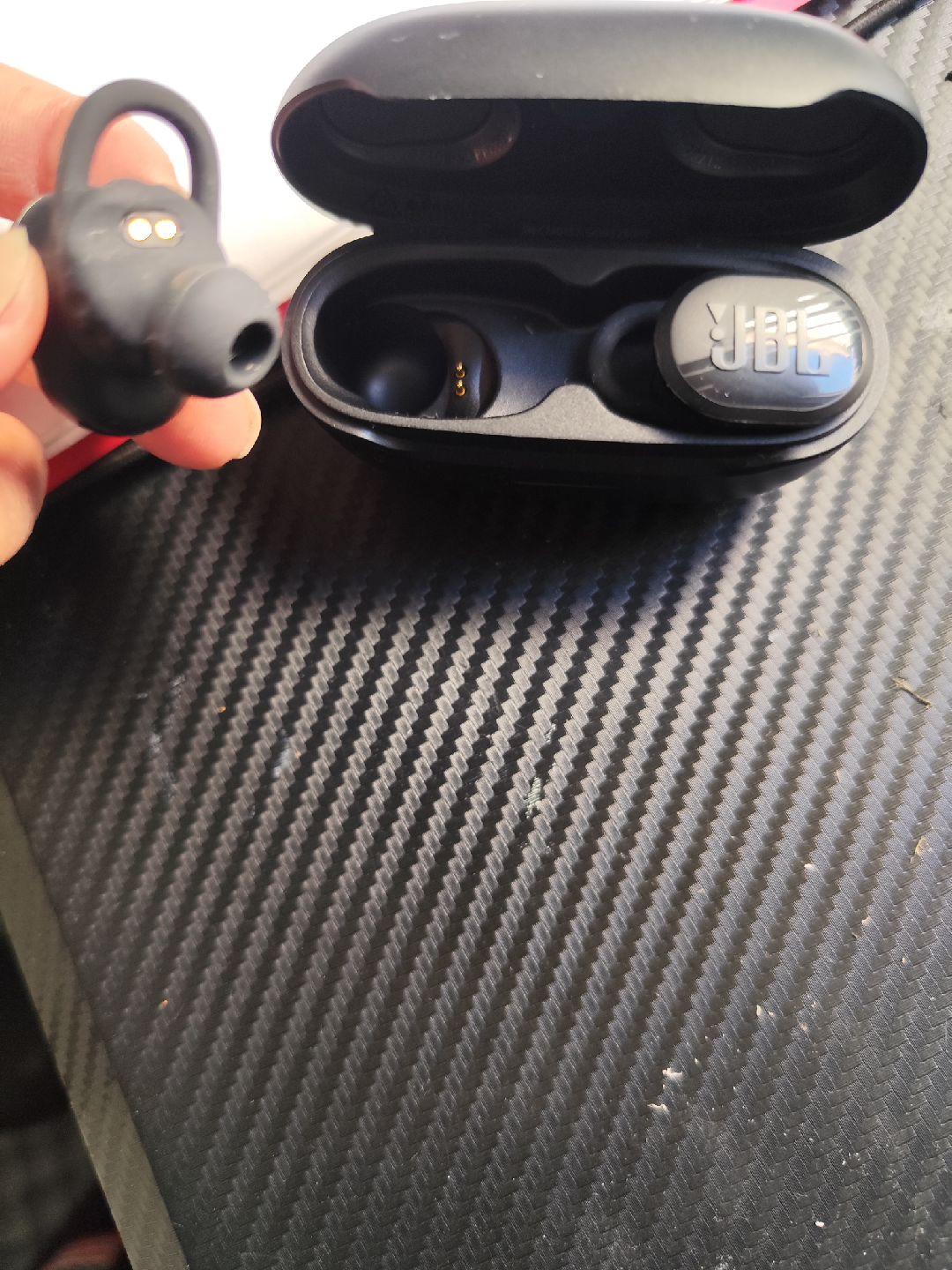 JBL Wireless Earbuds - photo 3