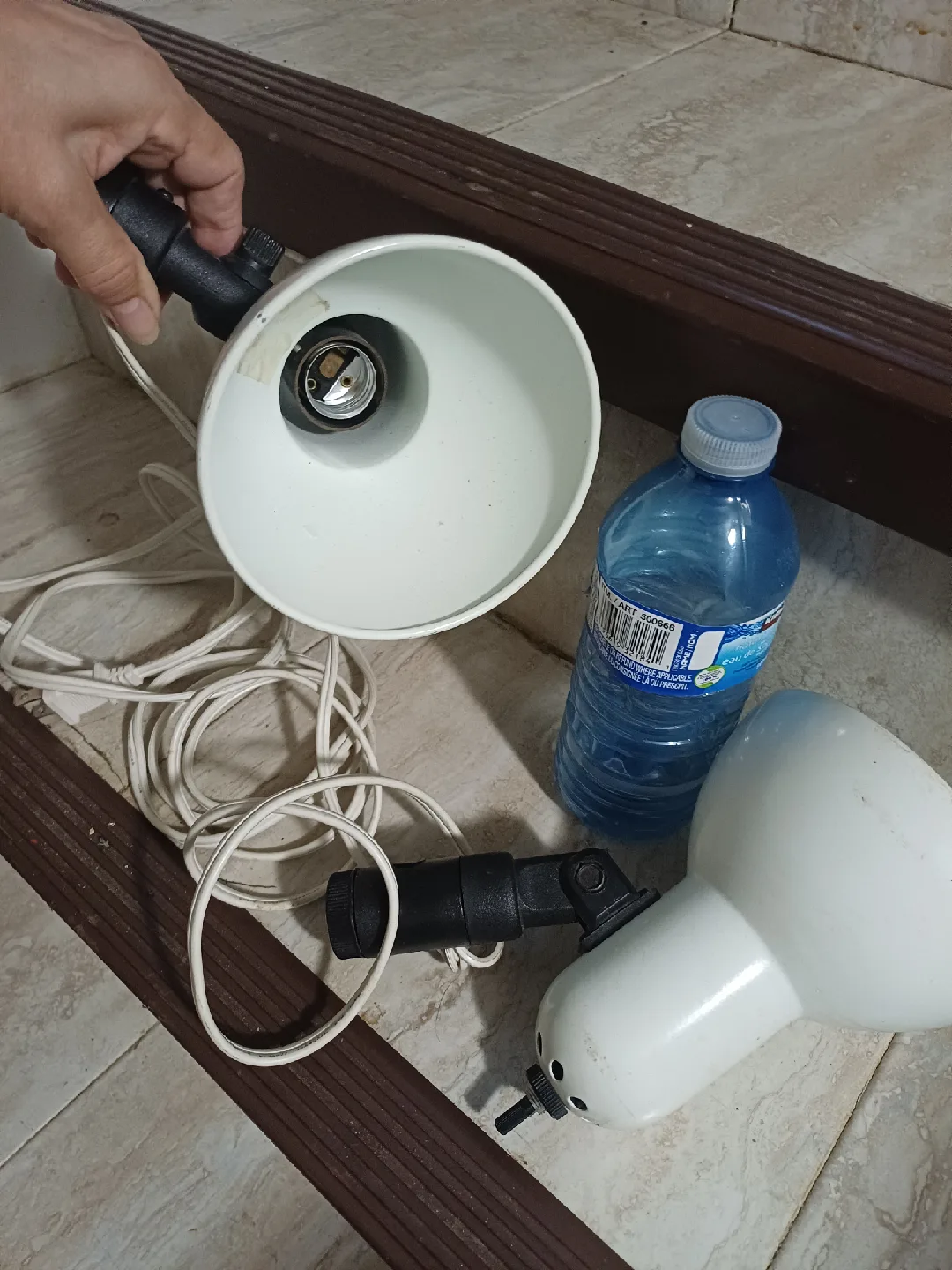 FREE Pair of attached White Lamps image indicator(3)