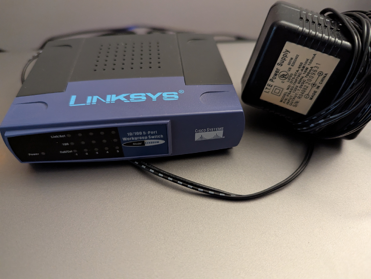 Linksys ZX55W 10/100 5-Port Workgroup Switch