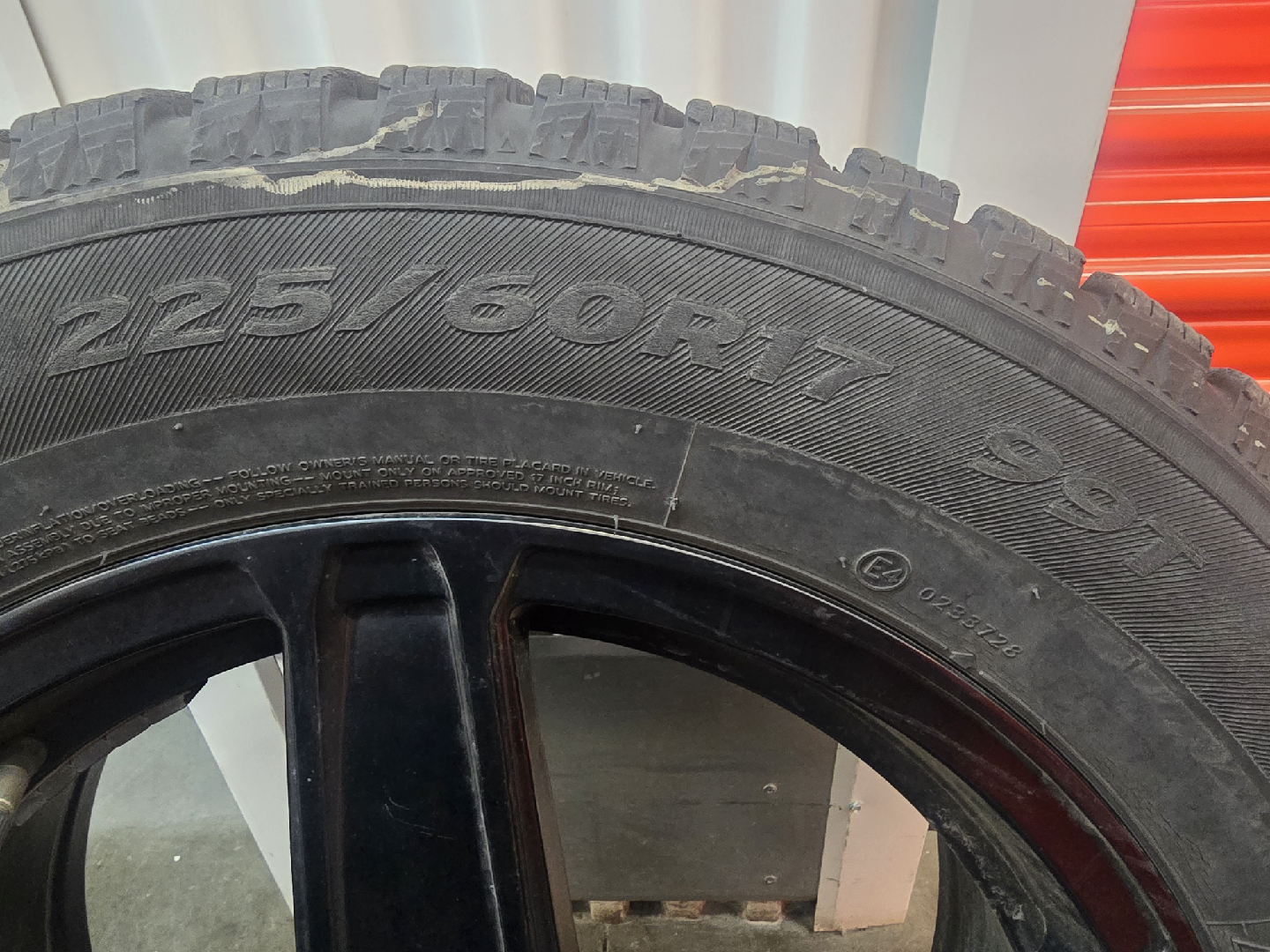 225/60R17 Winter Tire on RTX Rim - photo 3