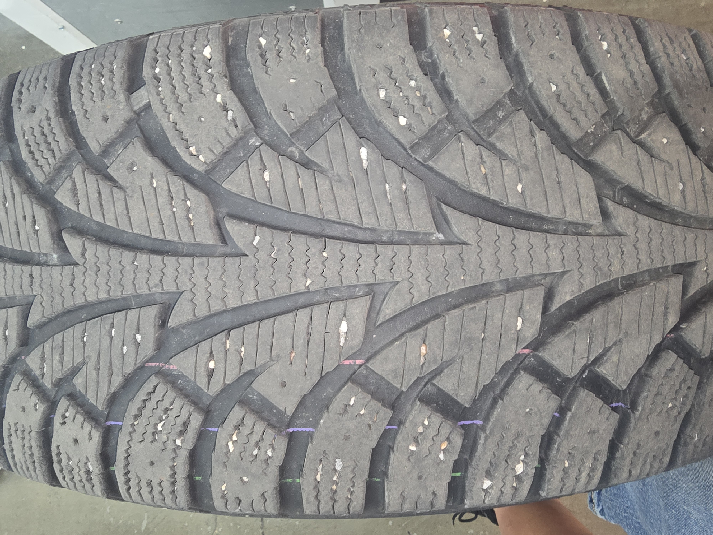 225/60R17 Winter Tire on RTX Rim - photo 4