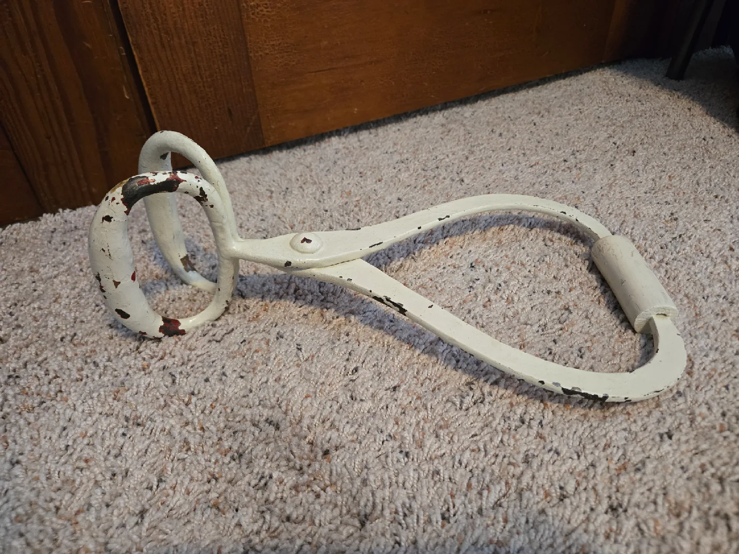 Antique Ice Tongs - White - Home Decor image indicator(5)