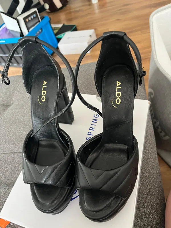 ALDO Platform Heels - Size 7 image indicator(4)