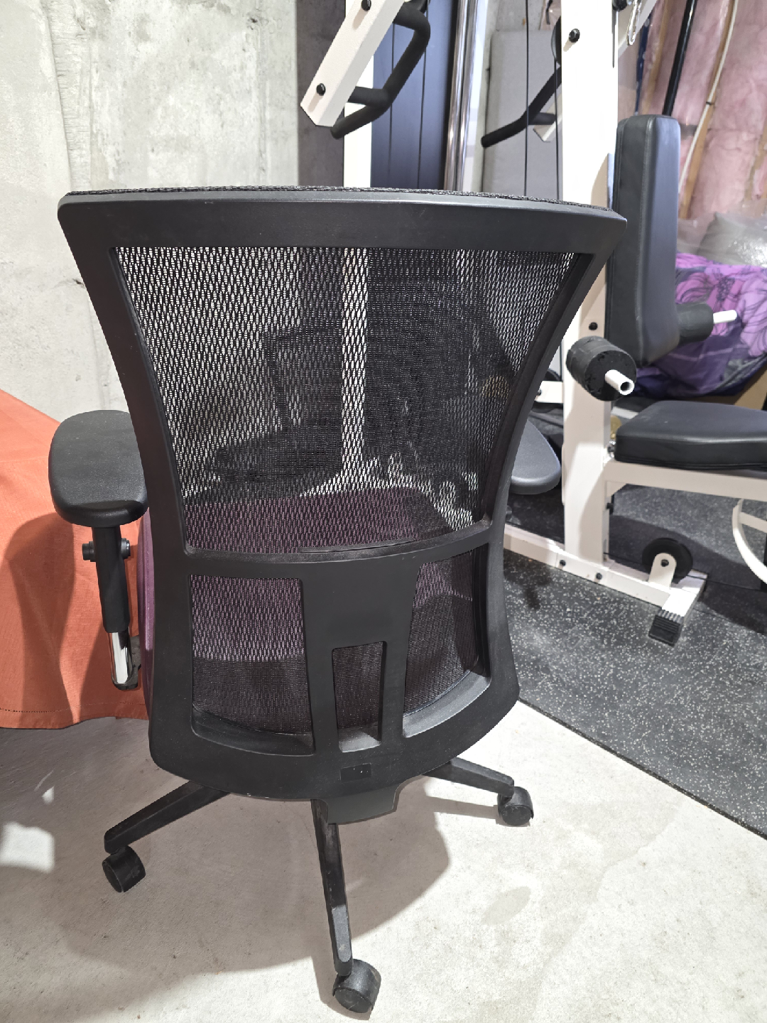 Black Mesh Office Chair - photo 2