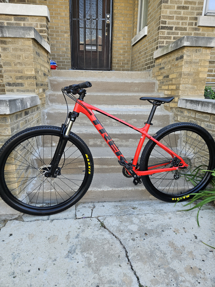 Trek marlin 6 mountain bike