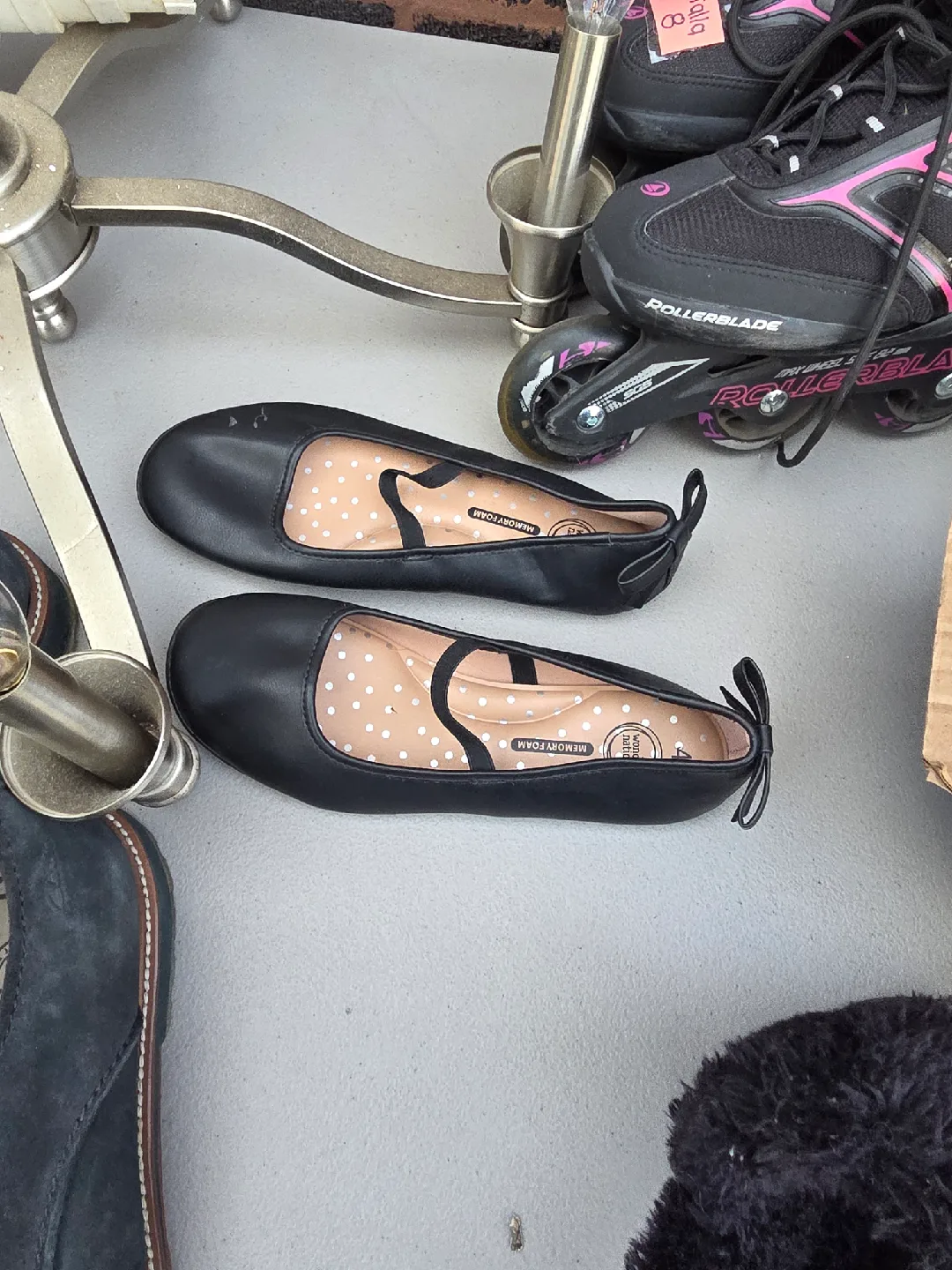 Mixed Lot of Shoes and Rollerblades image indicator(4)