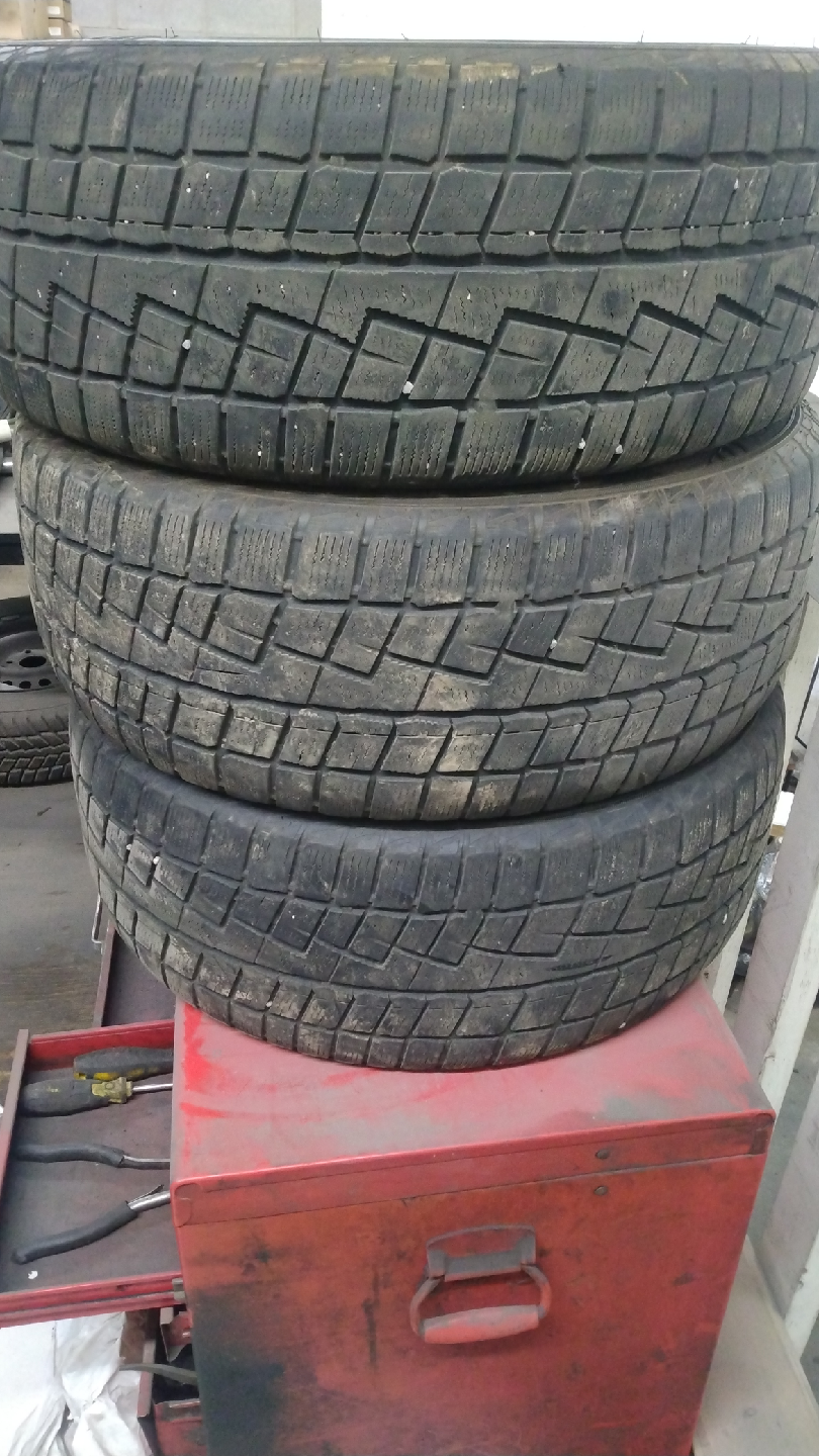 Set of 3 Used 225/45R18 Tires - photo 2