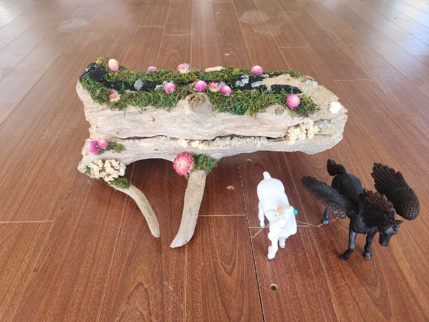 Handmade Pegasus and Unicorn Diorama image indicator(5)