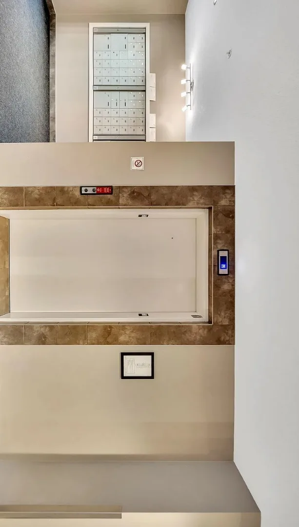 CONDO for sale image indicator(6)