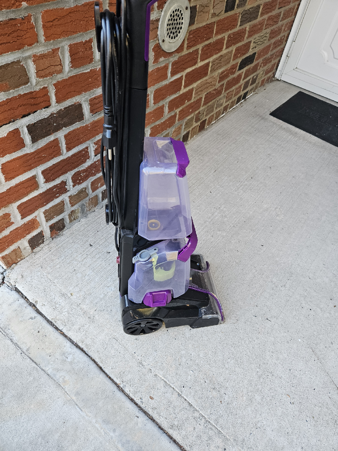 Bissell carpet cleaning machine - photo 4