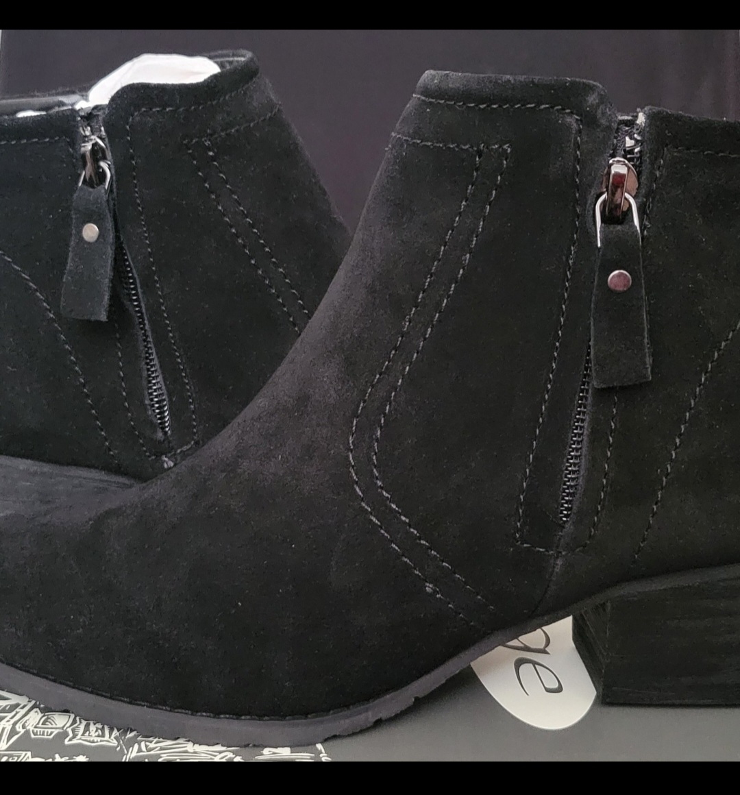 College Style Black Suede Ankle Boots - photo 2