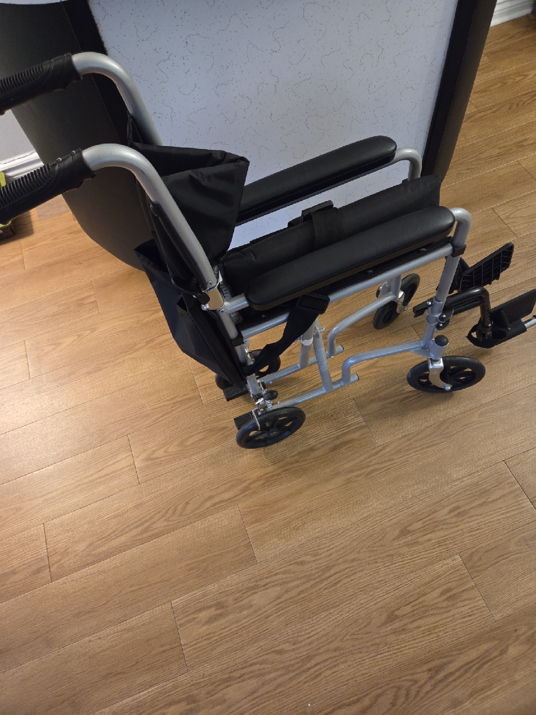 Airgo Lightweight Transport Wheelchair For Petit Person - photo 4