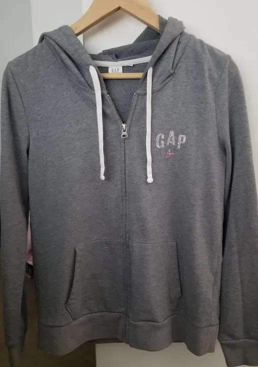 GAP STAR Hoodie,Cuff Top,RW&Co Sweater+5 Tops image indicator(3)