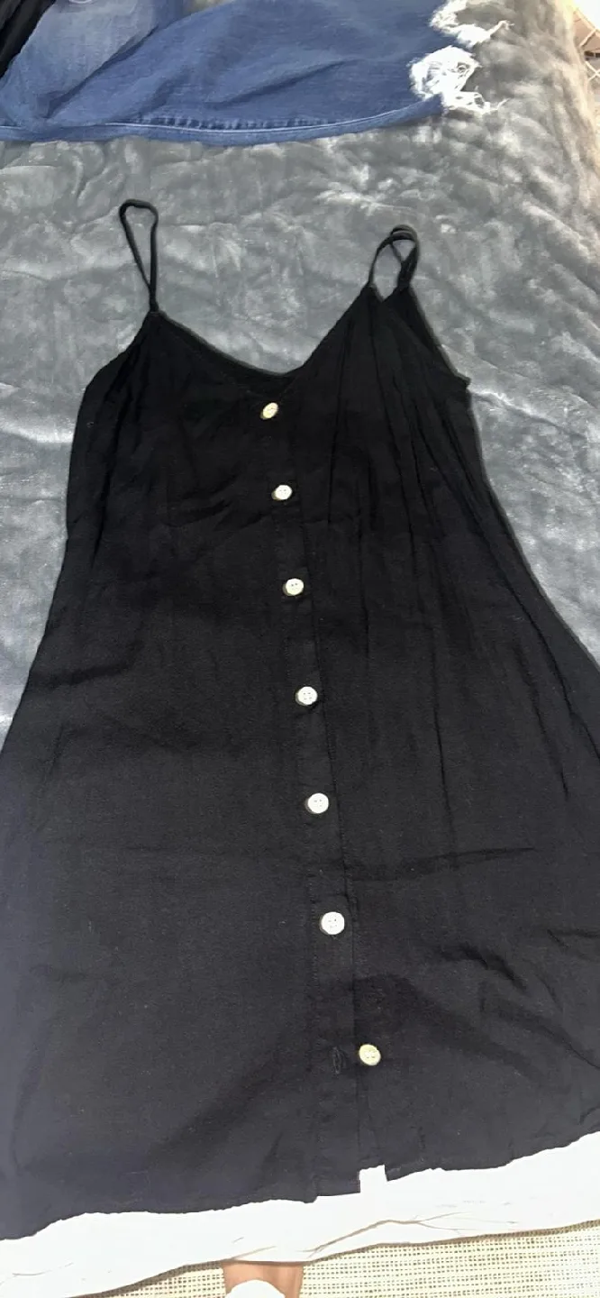 H&M Assorted Women's Tops & Skirts image indicator(4)