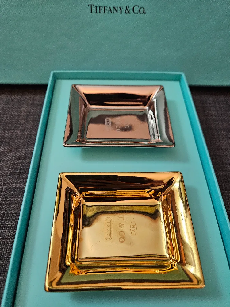 Tiffany & Co. 1837 Porcelain Catchall Set image indicator(4)