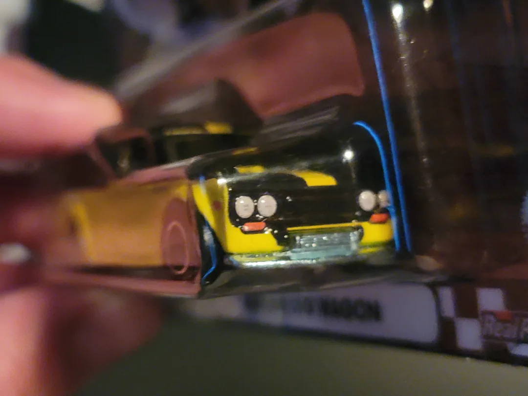 Hot Wheels Premium Datsun 510 Wagon image indicator(3)