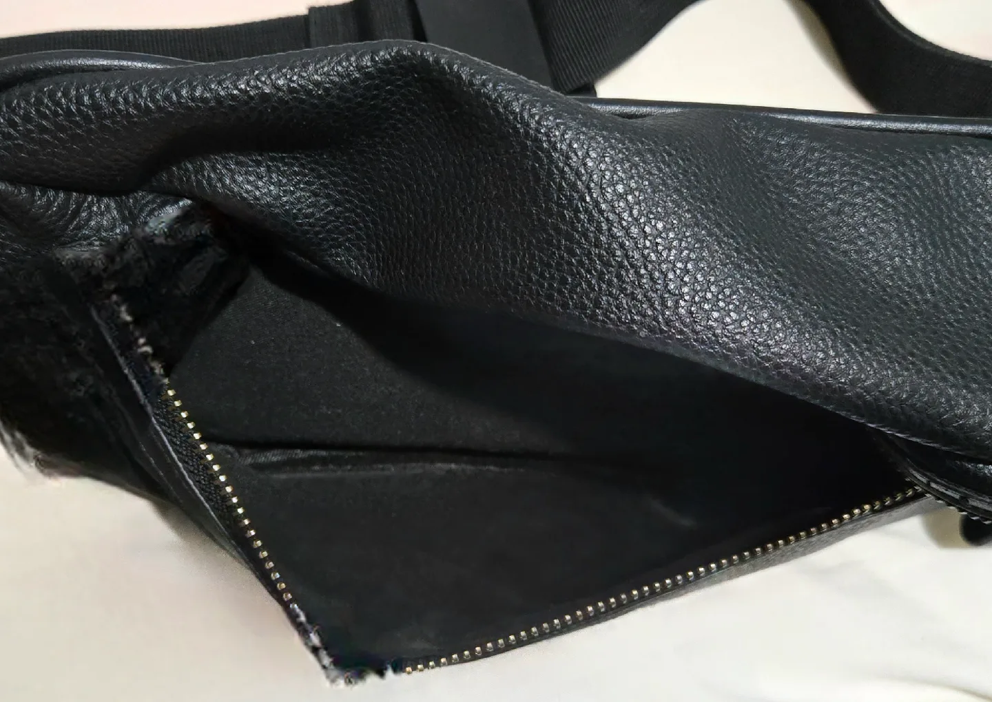 Buffalo David Bitton Black Leather Belt Bag image indicator(5)