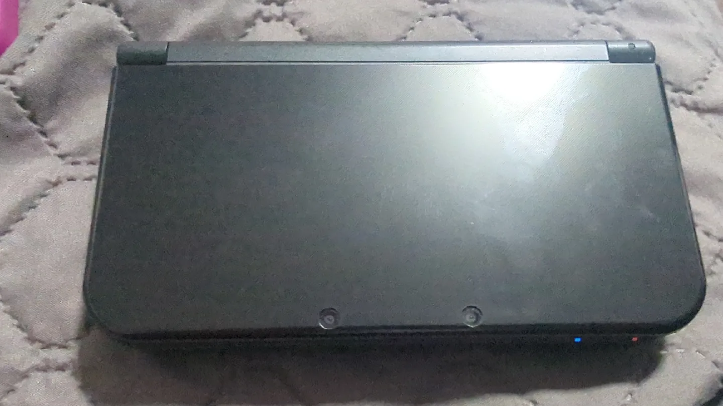 New Nintendo 3DS XL Handheld Console image indicator(2)