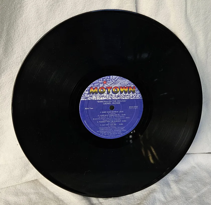 Lionel Richie Original 1982 Gatefold Vinyl LP image indicator(4)