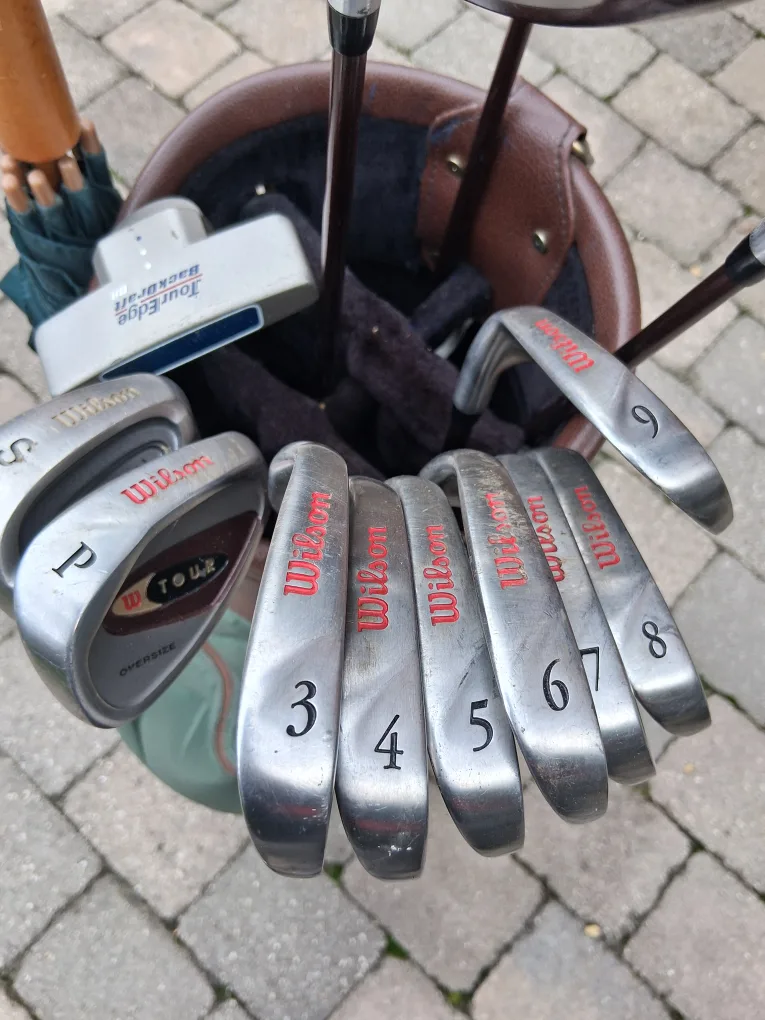 golf bag with clubs image indicator(4)