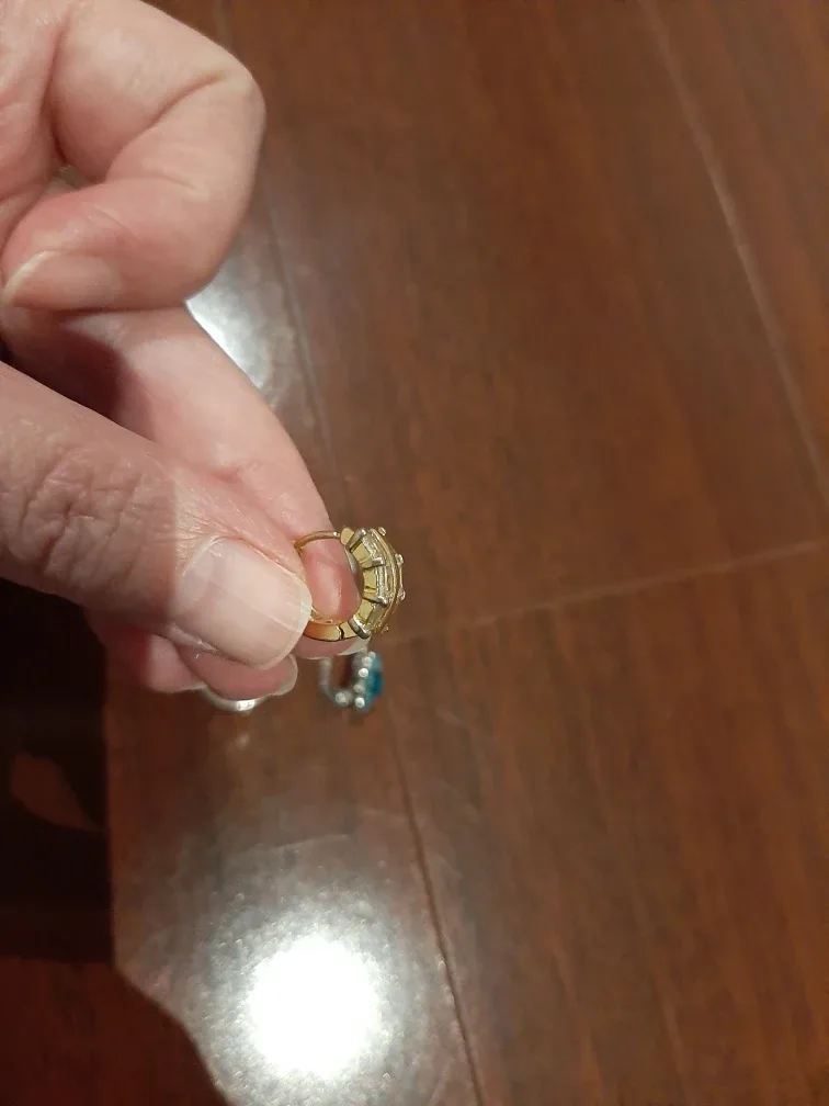 FREE Assorted Single Earrings and Nail Charm image indicator(3)