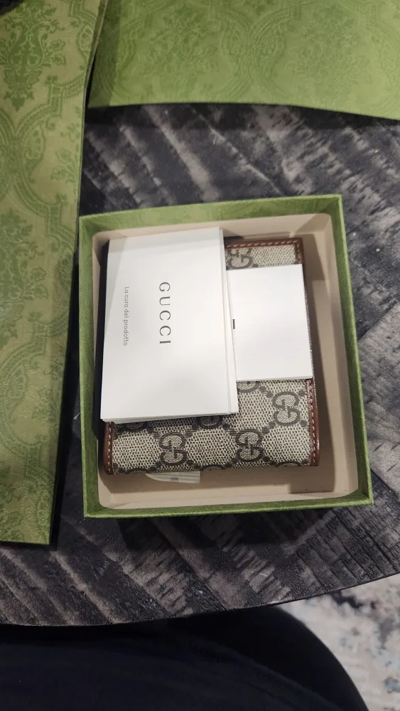 NEW limited edition NFT Gucci wallet image indicator(2)