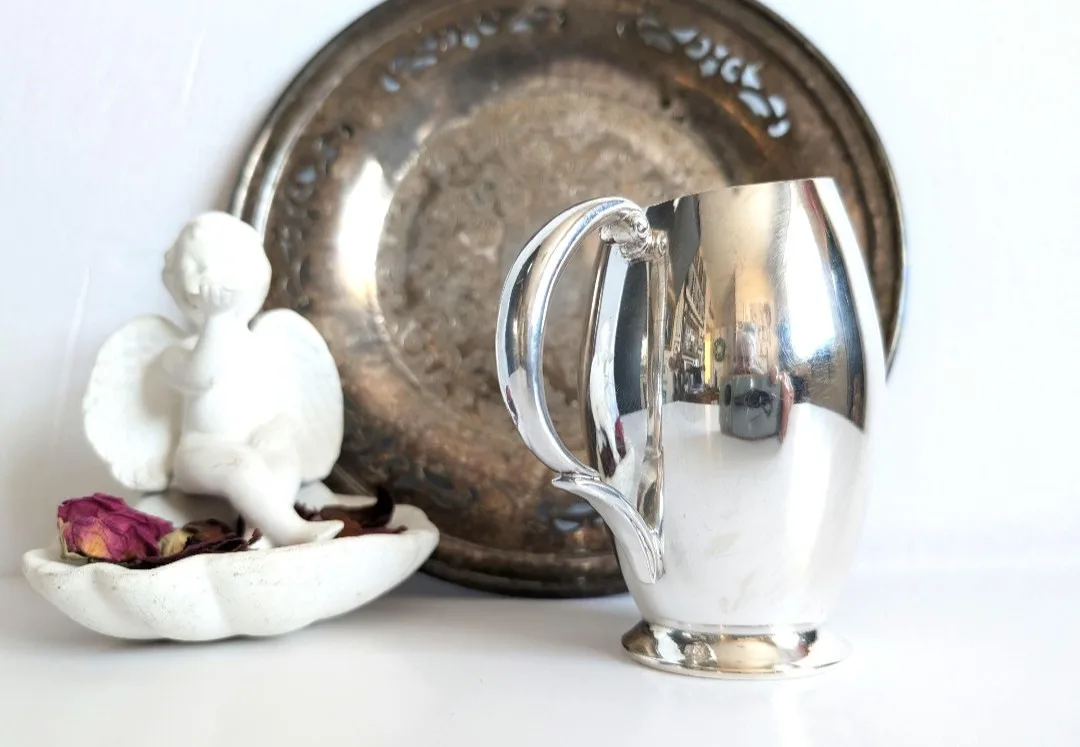 Wm Rogers Silver Plated Coffee Cream Pitcher ~ Flair image indicator(4)