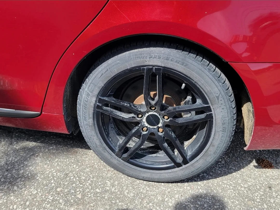 SOLD-Michelin X-Ice, 225/50R17 Tire on Black Alloy Rim image indicator(3)