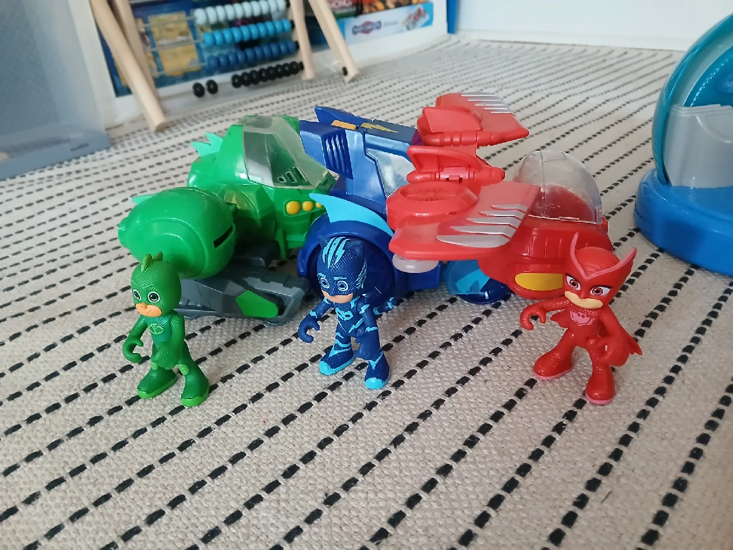 PJ Masks Figures & Playset Bundle image indicator(4)