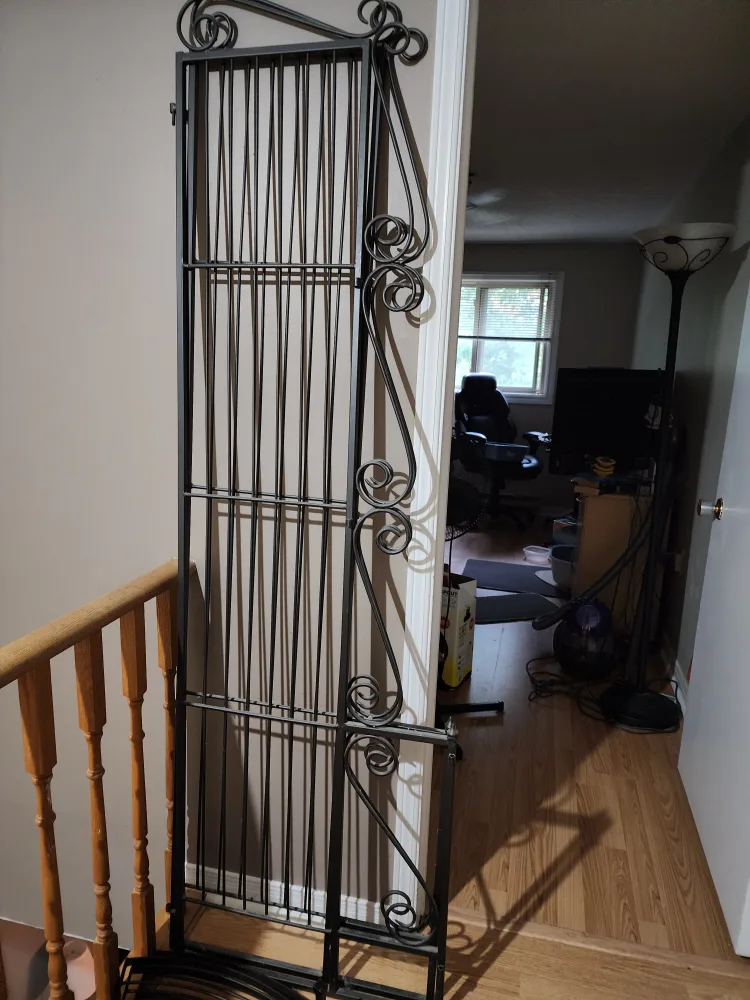 Black Metal Corner Shelf image indicator(2)