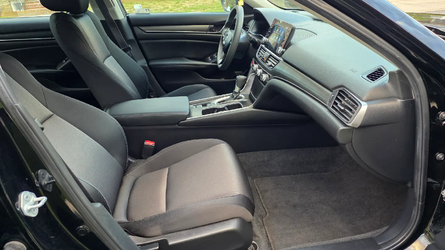 2022 Black Honda Accord Sedan 16k miles Clean Title image indicator(8)